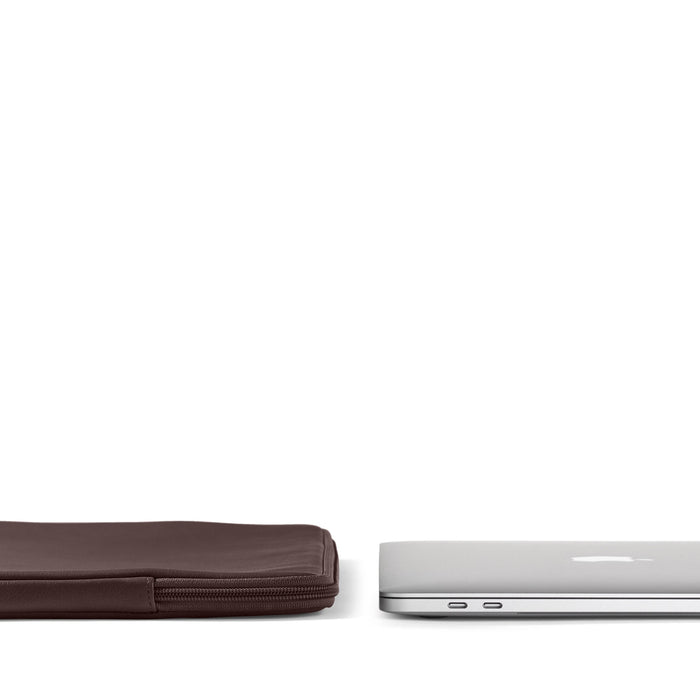 16-MacBook-Pro-Sleeve-Brown-046-340-2