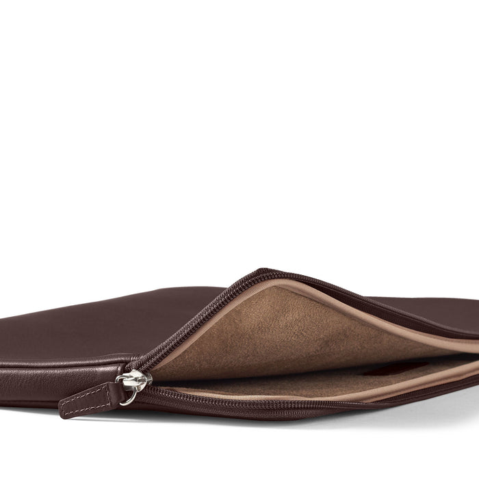 16-MacBook-Pro-Sleeve-Brown-046-340-3