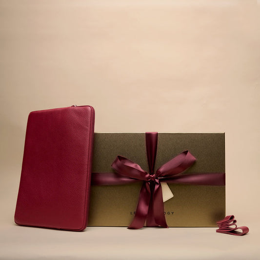 16 Inch Laptop Essentials Gift Set Garnet Red