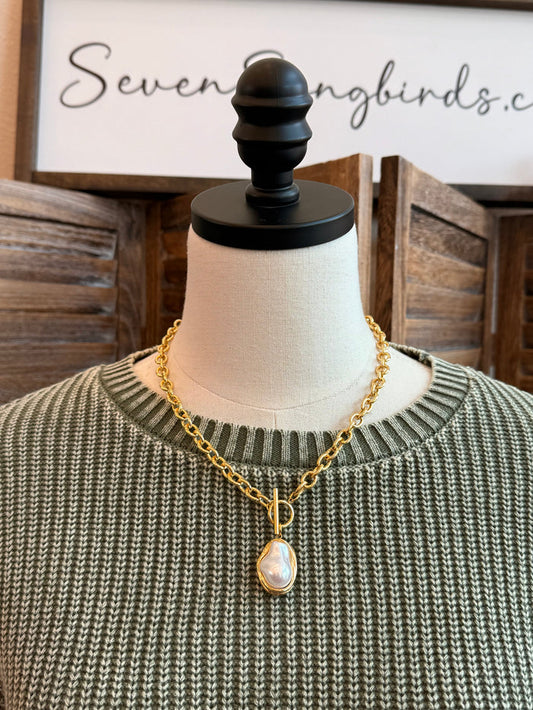 Gold-plated pearl necklace with chunky chain, toggle clasp, and teardrop opal pendant