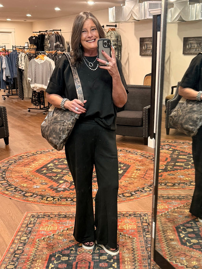 Black short-sleeve T-shirt and wide-leg pants set, ankle-length