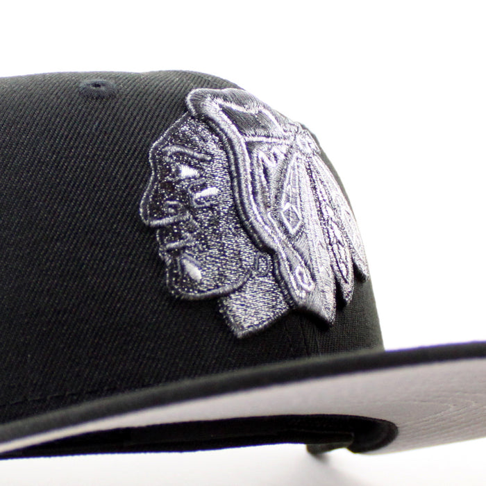 Chicago Blackhawks Black Hawks Logo New Era 59Fifty Fitted Hat (Black Gray Under brim)