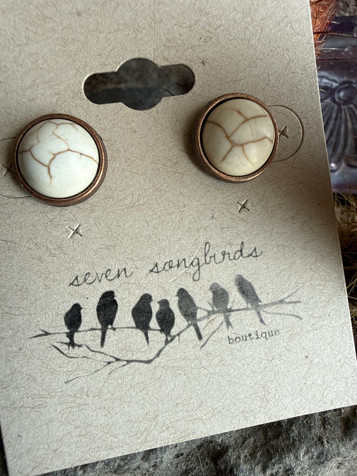 Copper round stud earrings with white cracked stone and copper-tone bezel, set of two