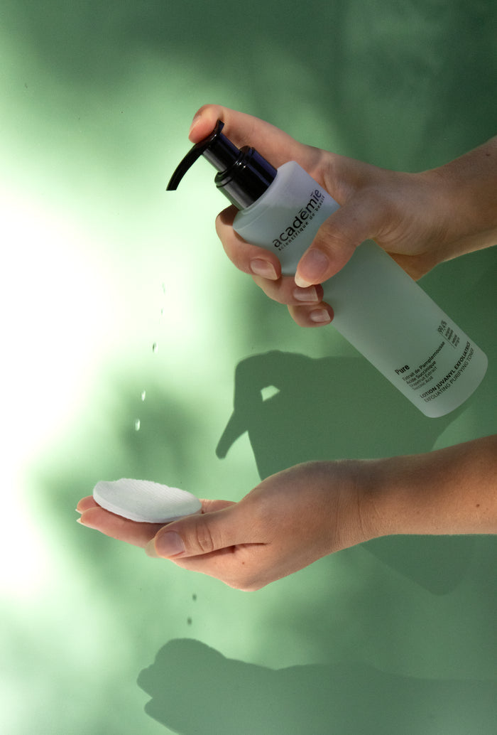 Eksfolierende rensende toner