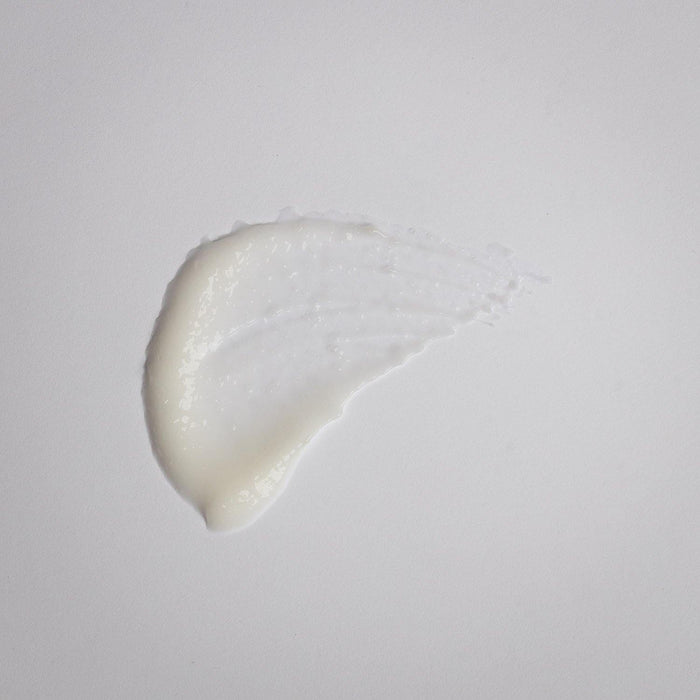 Smooth white cream texture sample representing Kantic® Calming Cream | Alchimie Forever for gentle skincare and soothing body care.