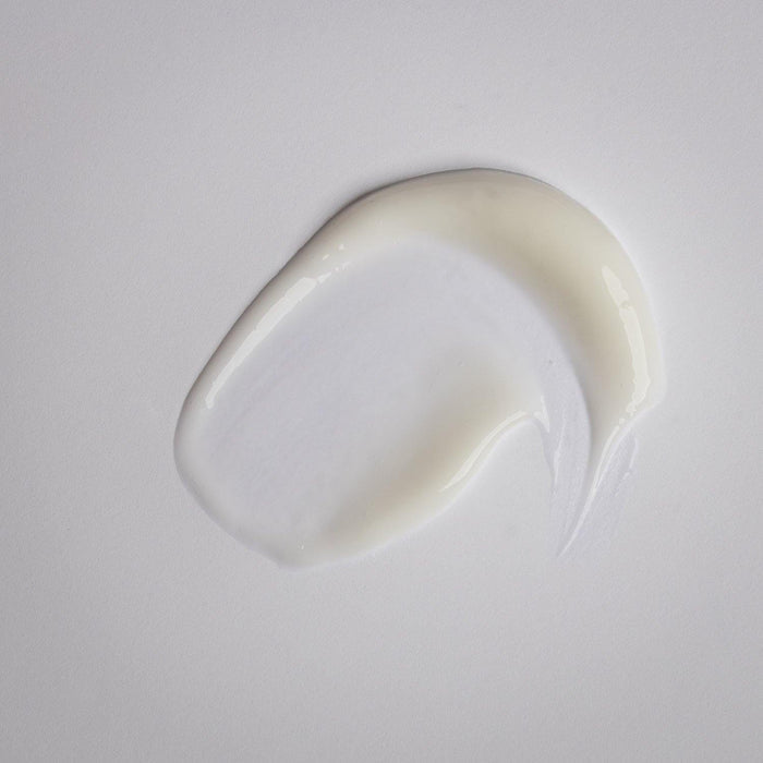 Close-up of a creamy, smooth skincare product texture representing Kantic® Light Clarifying Cream | Alchimie Forever for skincare and wellness.