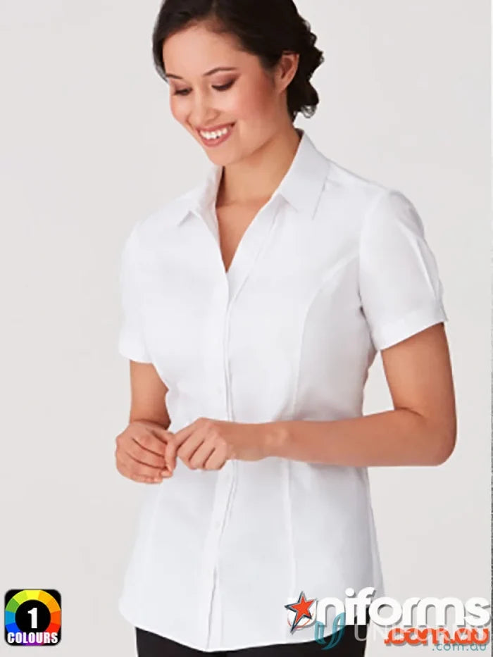 White short-sleeved button-down shirt from Ladies City Stretch Classic L / S, perfect for workwear and uniforms