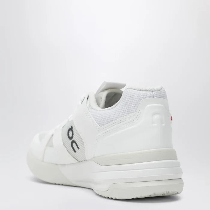 On - The Roger Clubhouse Pro tennis shoes in white/ice Brand