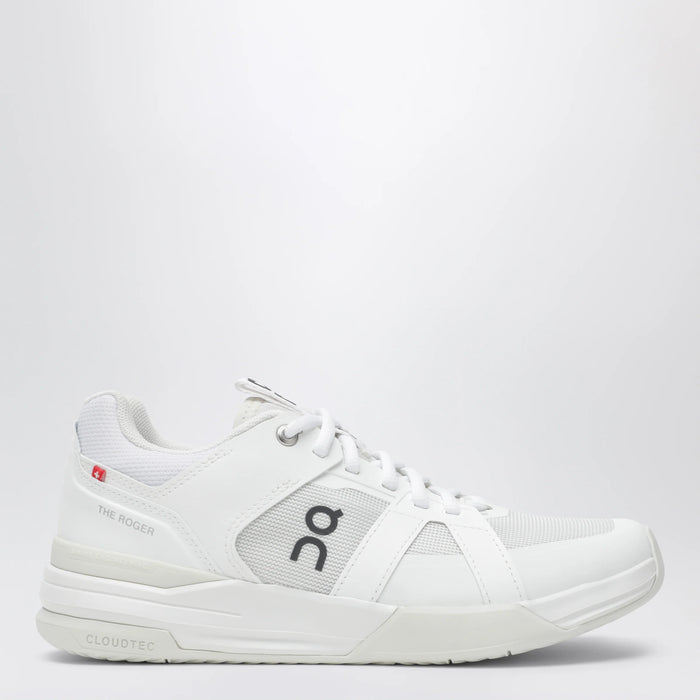 On - The Roger Clubhouse Pro tennis shoes in white/ice