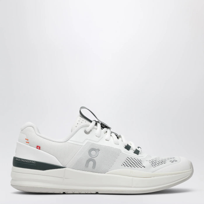 On - THE ROGER Pro tennis shoes in mesh, white/evergreen
